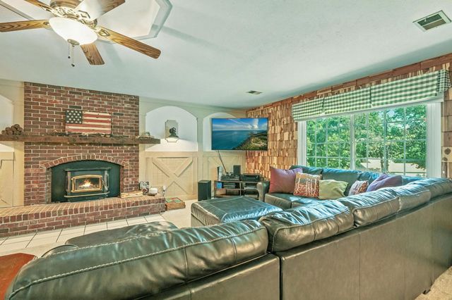 107 Oakwood Drive, Branson, MO 65616