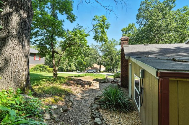 107 Oakwood Drive, Branson, MO 65616