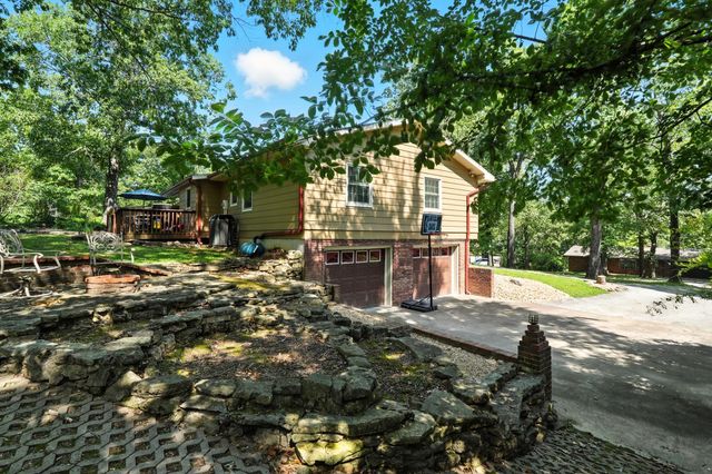 107 Oakwood Drive, Branson, MO 65616