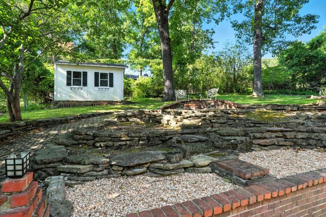 107 Oakwood Drive, Branson, MO 65616
