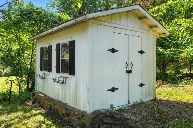 107 Oakwood Drive, Branson, MO 65616
