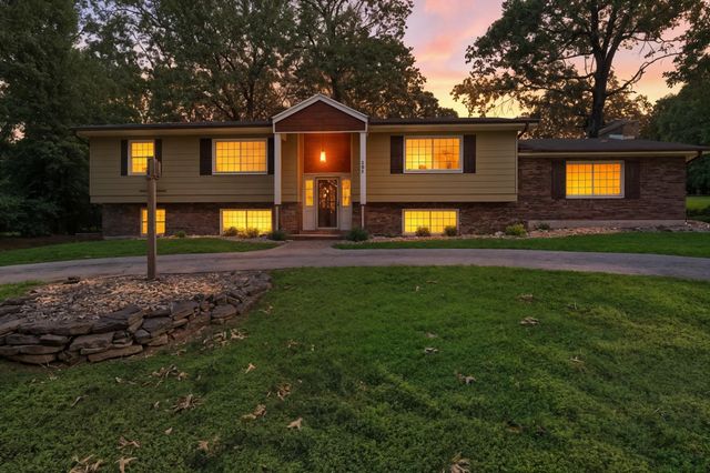 107 Oakwood Drive, Branson, MO 65616