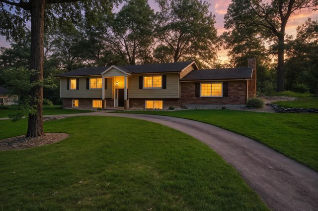 107 Oakwood Drive, Branson, MO 65616