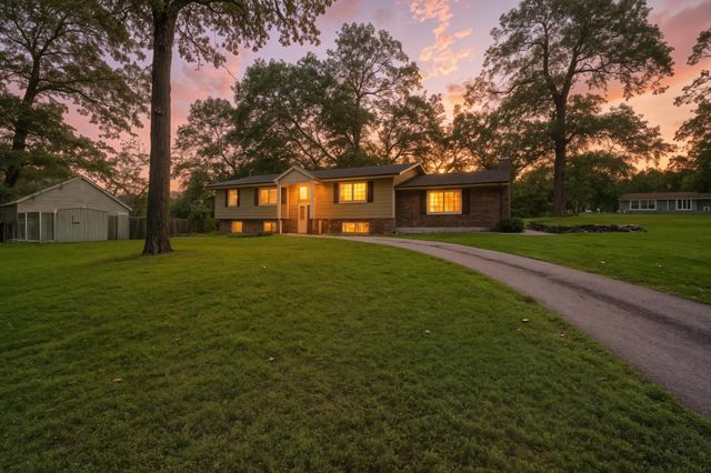 107 Oakwood Drive, Branson, MO 65616