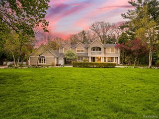 2085 Quarton Road, Bloomfield Hills, MI 48301