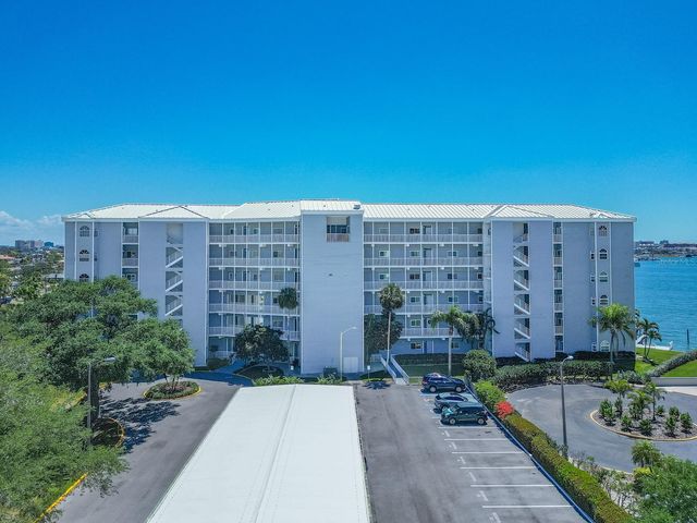 610 ISLAND WAY 407, Clearwater Beach, FL 33767