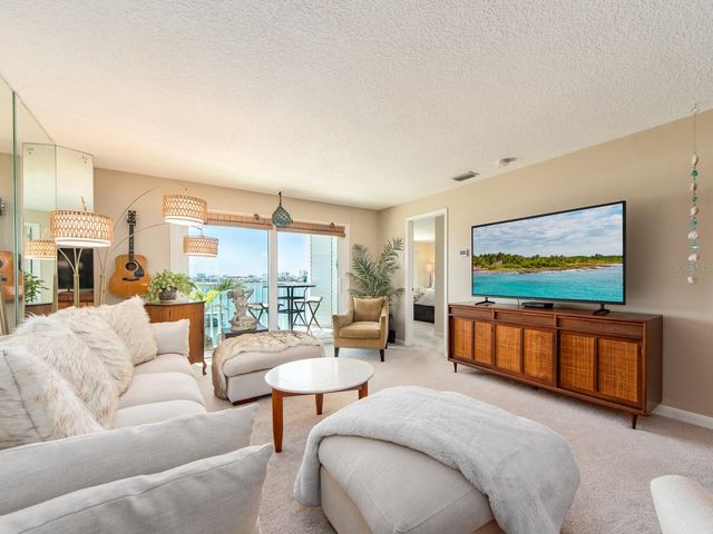 610 ISLAND WAY 407, Clearwater Beach, FL 33767