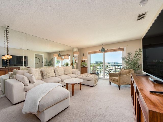 610 ISLAND WAY 407, Clearwater Beach, FL 33767