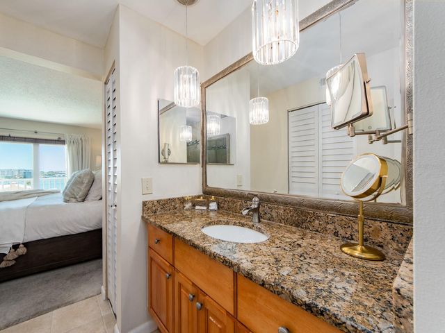 610 ISLAND WAY 407, Clearwater Beach, FL 33767