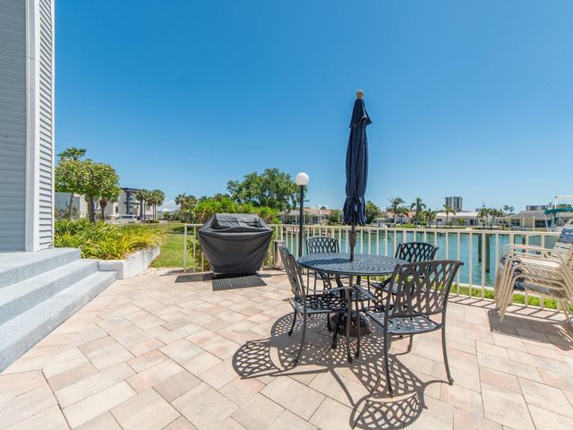 610 ISLAND WAY 407, Clearwater Beach, FL 33767