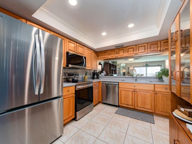 610 ISLAND WAY 407, Clearwater Beach, FL 33767