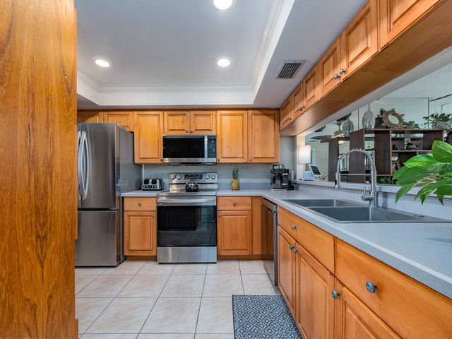 610 ISLAND WAY 407, Clearwater Beach, FL 33767