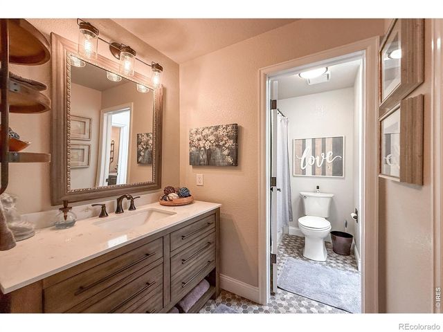 2000 Ridgeview Drive, Longmont, CO 80504