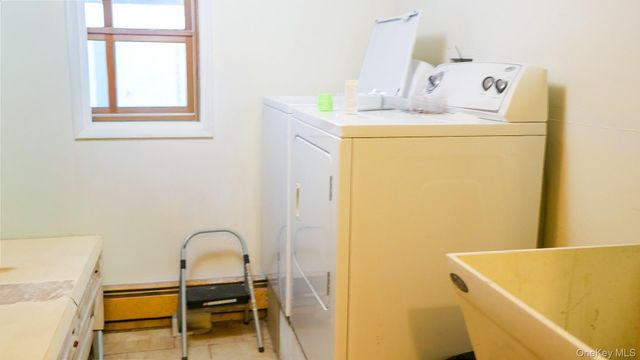 6 Rock View Lane, Loch Sheldrake, NY 12759