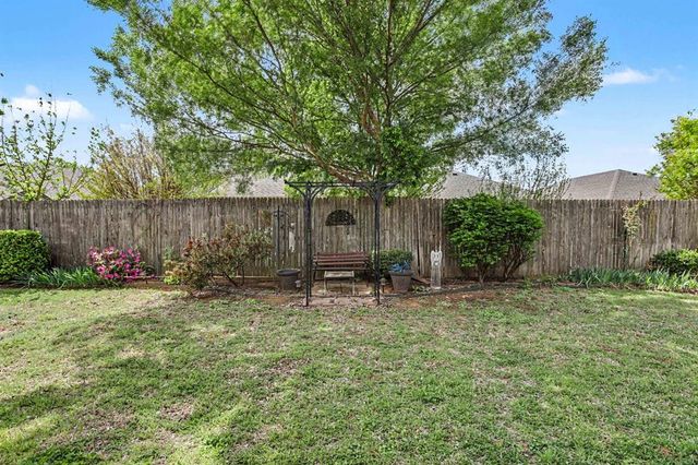 720 W Alamo Way, Mustang, OK 73064