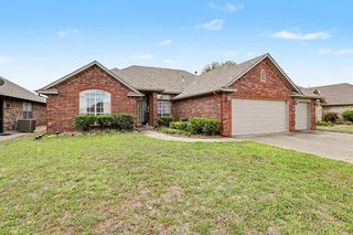 720 W Alamo Way, Mustang, OK 73064