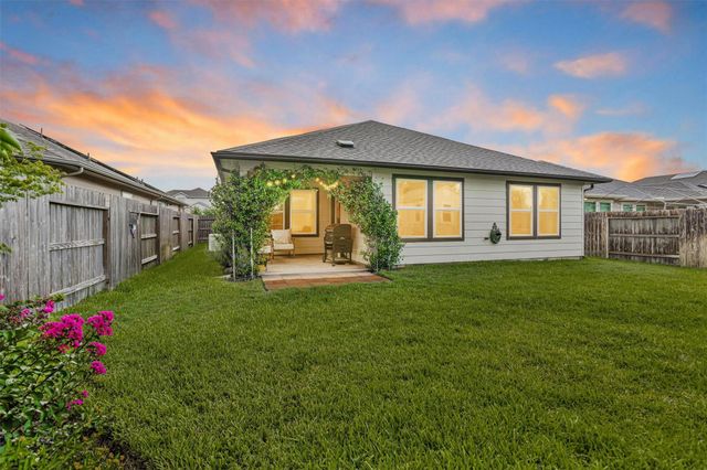 12813 S Winding Pines Drive, Tomball, TX 77375