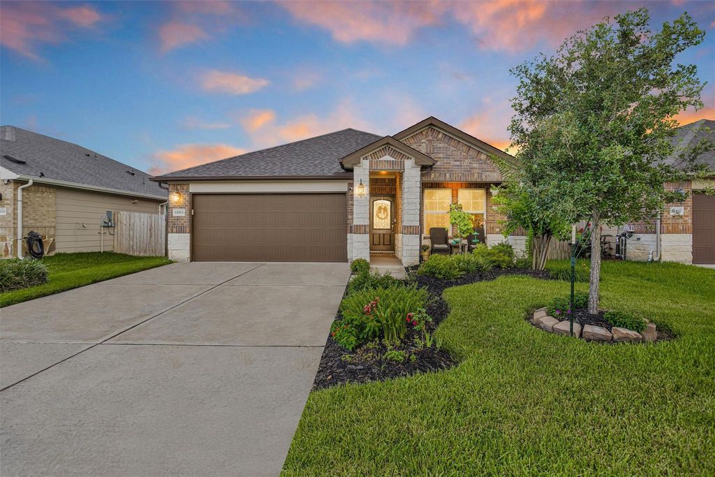 12813 S Winding Pines Drive, Tomball, TX 77375