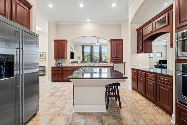 2296 Lakeway Drive, Friendswood, TX 77546