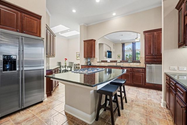 2296 Lakeway Drive, Friendswood, TX 77546