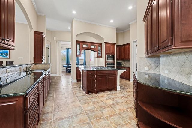 2296 Lakeway Drive, Friendswood, TX 77546