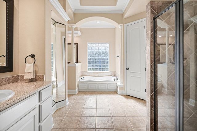 2296 Lakeway Drive, Friendswood, TX 77546