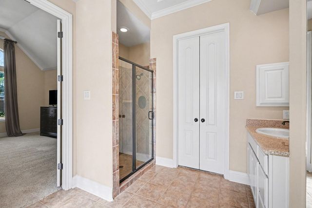 2296 Lakeway Drive, Friendswood, TX 77546