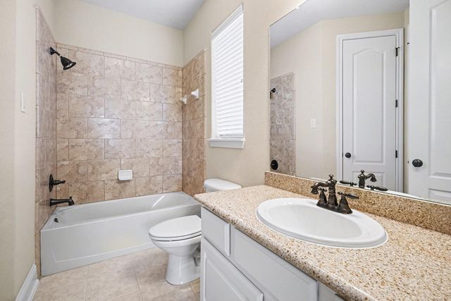 2296 Lakeway Drive, Friendswood, TX 77546