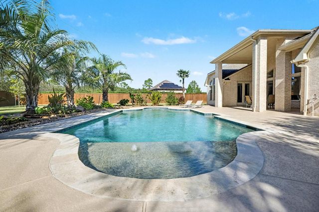 2296 Lakeway Drive, Friendswood, TX 77546