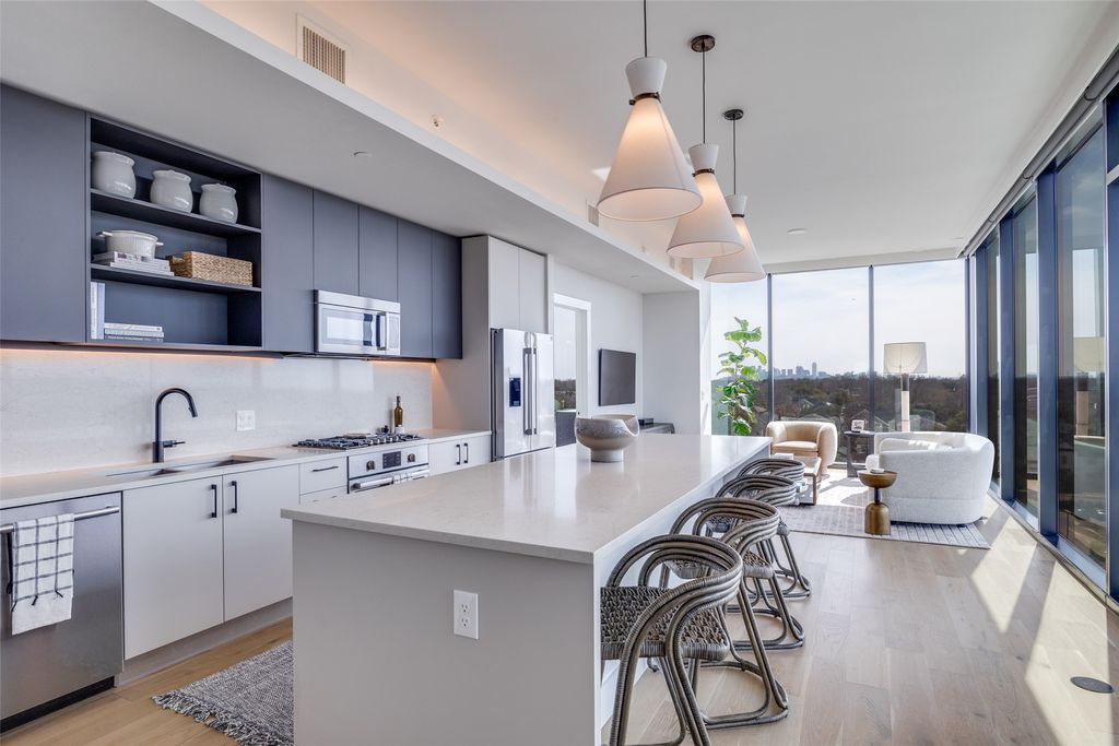 8119 Douglas Avenue 710, Dallas, TX 75225