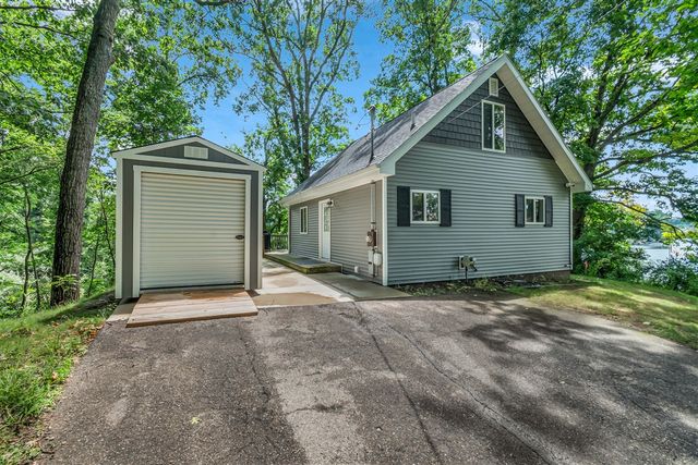 10911 Woodbrook Drive, Cement City, MI 49233