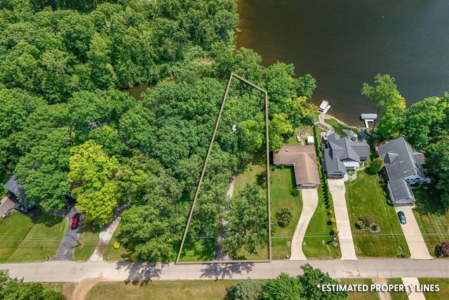 10911 Woodbrook Drive, Cement City, MI 49233