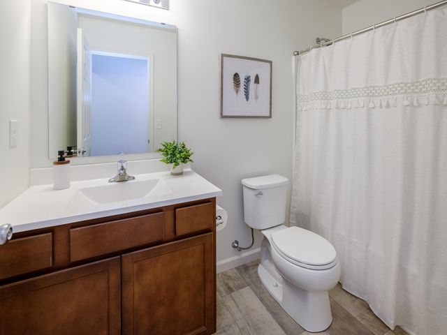 1626 Tea Pond Court, Vicksburg Vllg, MI 49097