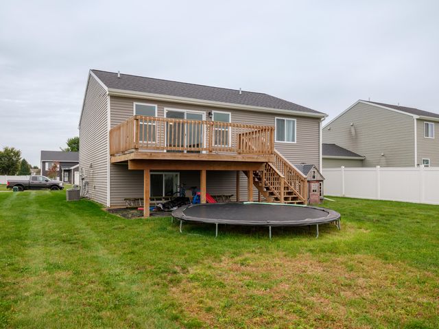1626 Tea Pond Court, Vicksburg Vllg, MI 49097