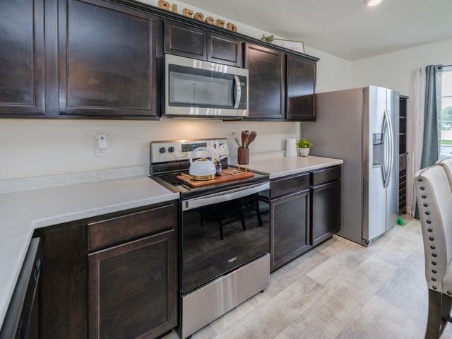 1626 Tea Pond Court, Vicksburg Vllg, MI 49097