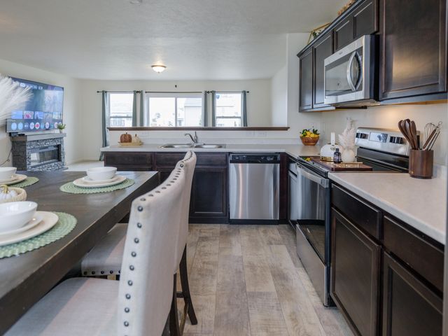 1626 Tea Pond Court, Vicksburg Vllg, MI 49097