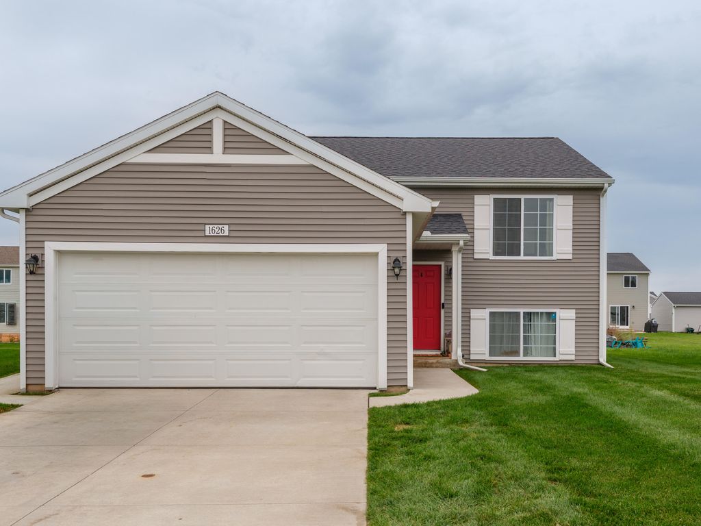 1626 Tea Pond Court, Vicksburg Vllg, MI 49097