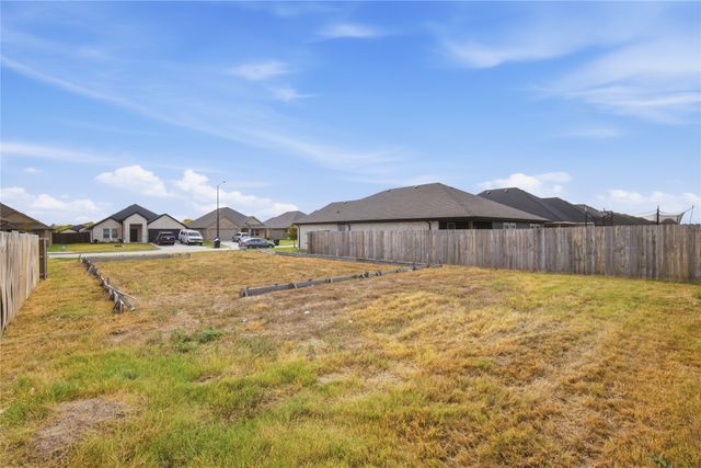706 Moseley Lane, Greenville, TX 75402