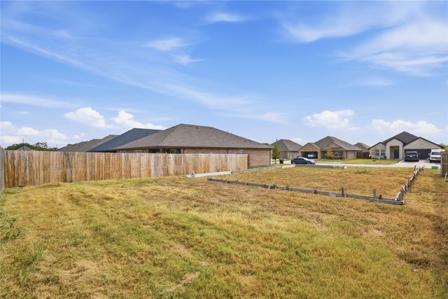 706 Moseley Lane, Greenville, TX 75402