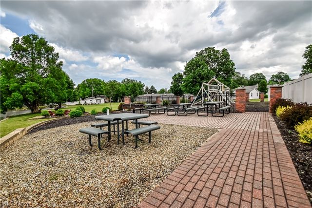 1 Meadowlawn Drive 12, Mentor, OH 44060