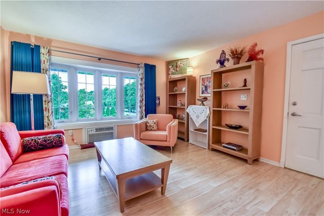 1 Meadowlawn Drive 12, Mentor, OH 44060