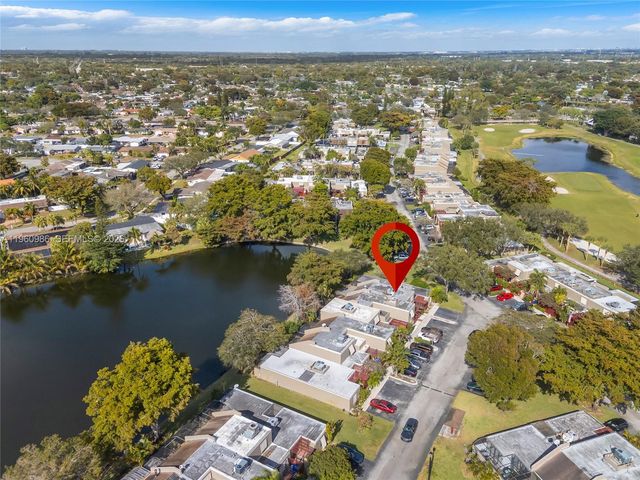 10911 N Lakeview Dr, Pembroke Pines, FL 33026