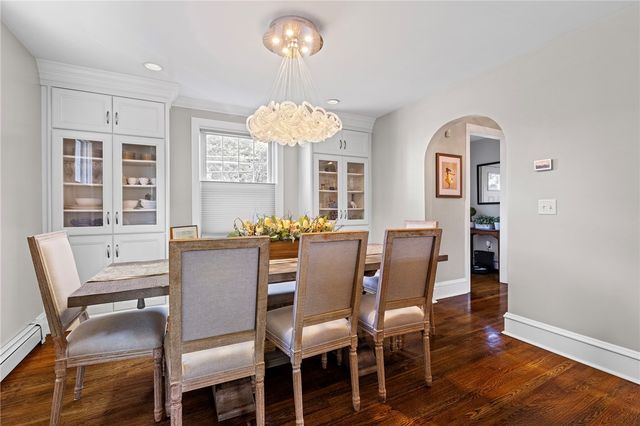698 High Street, Cumberland, RI 02864