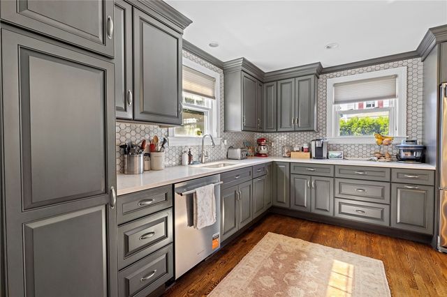 698 High Street, Cumberland, RI 02864