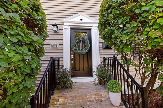 698 High Street, Cumberland, RI 02864