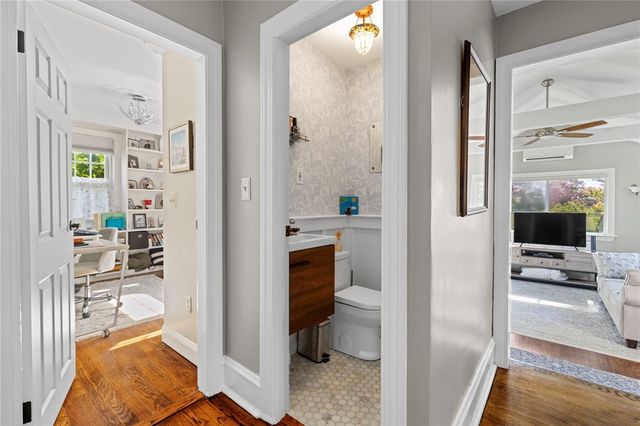 698 High Street, Cumberland, RI 02864