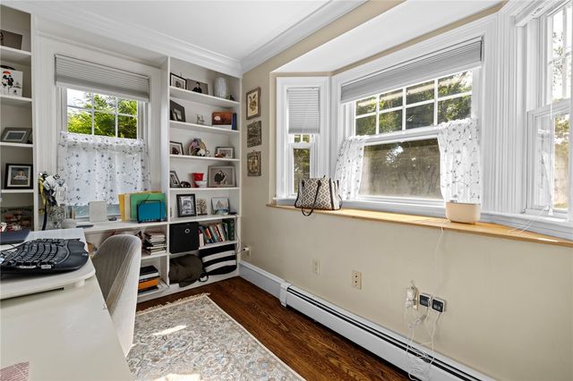 698 High Street, Cumberland, RI 02864