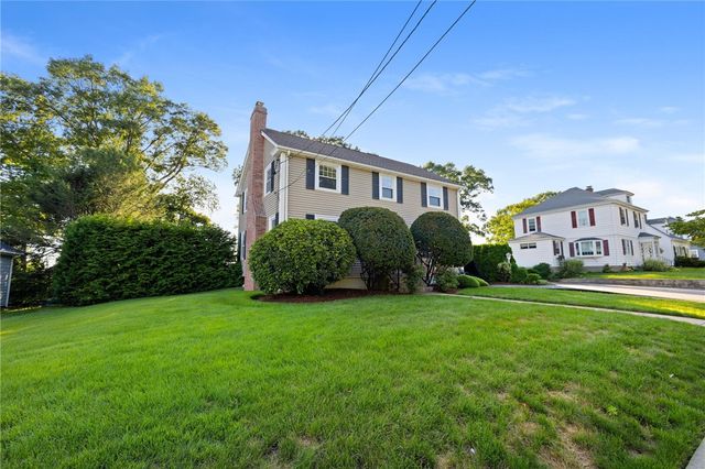698 High Street, Cumberland, RI 02864