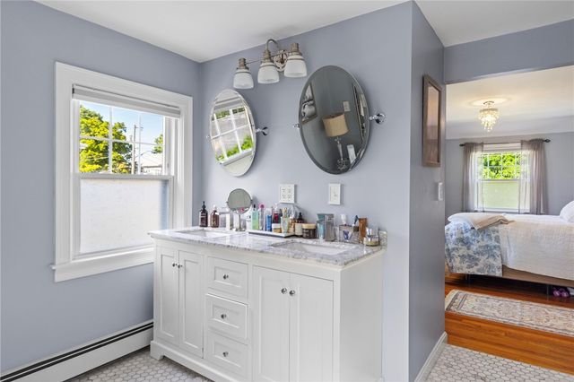 698 High Street, Cumberland, RI 02864