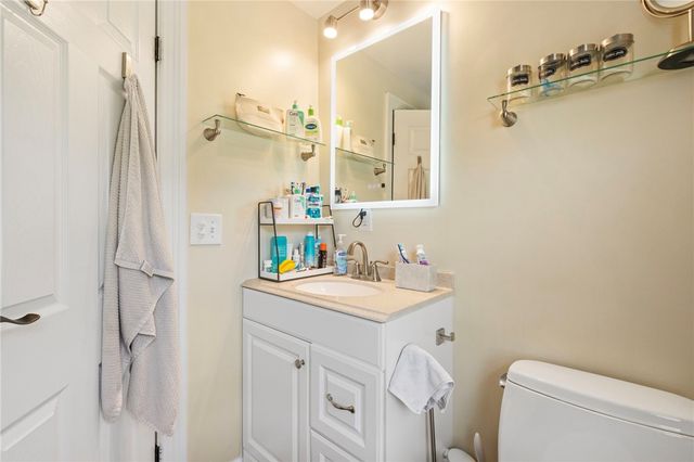 698 High Street, Cumberland, RI 02864